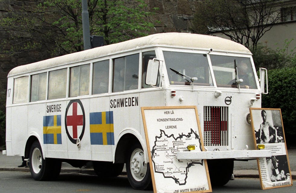 Arkivbilete av ein av dei kvite bussane som for 61 år sidan køyrde til Tyskland for å hente tusenvis av skandinaviske krigsfangar. Foto: Terje Bendiksby / NTB / NPK